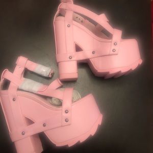 Pink Nightcall Platform